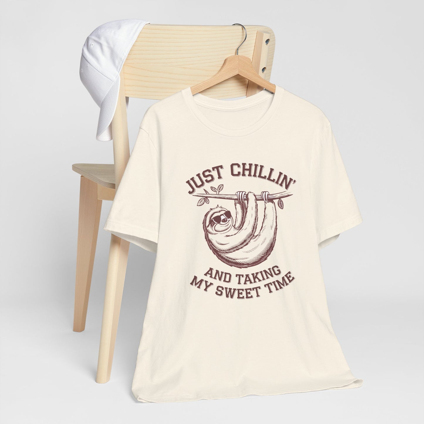 Just Chillin' Sloth T-Shirt – Relaxed and Fun Design for Easygoing Vibes