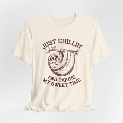 Just Chillin' Sloth T-Shirt – Relaxed and Fun Design for Easygoing Vibes