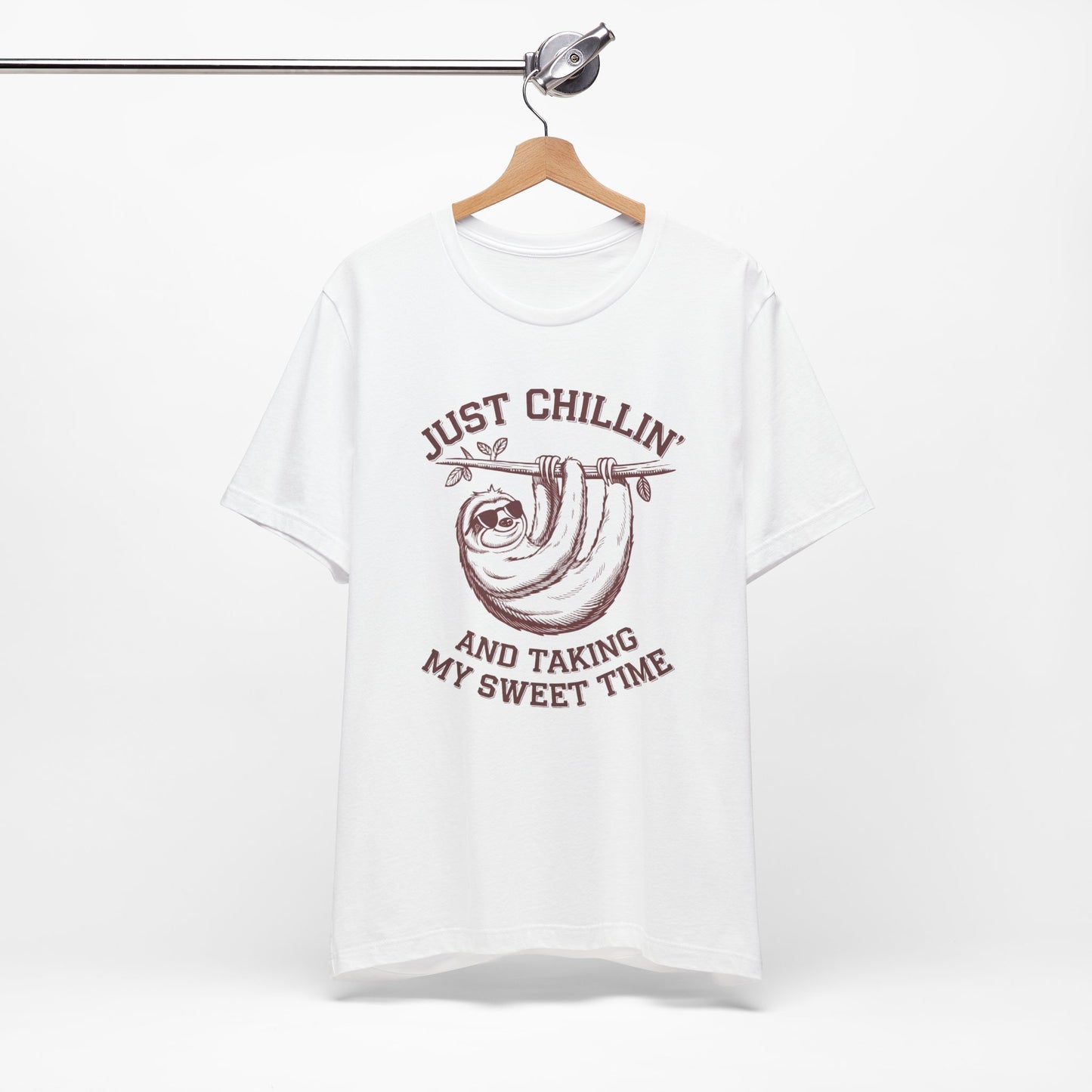 Just Chillin' Sloth T-Shirt – Relaxed and Fun Design for Easygoing Vibes